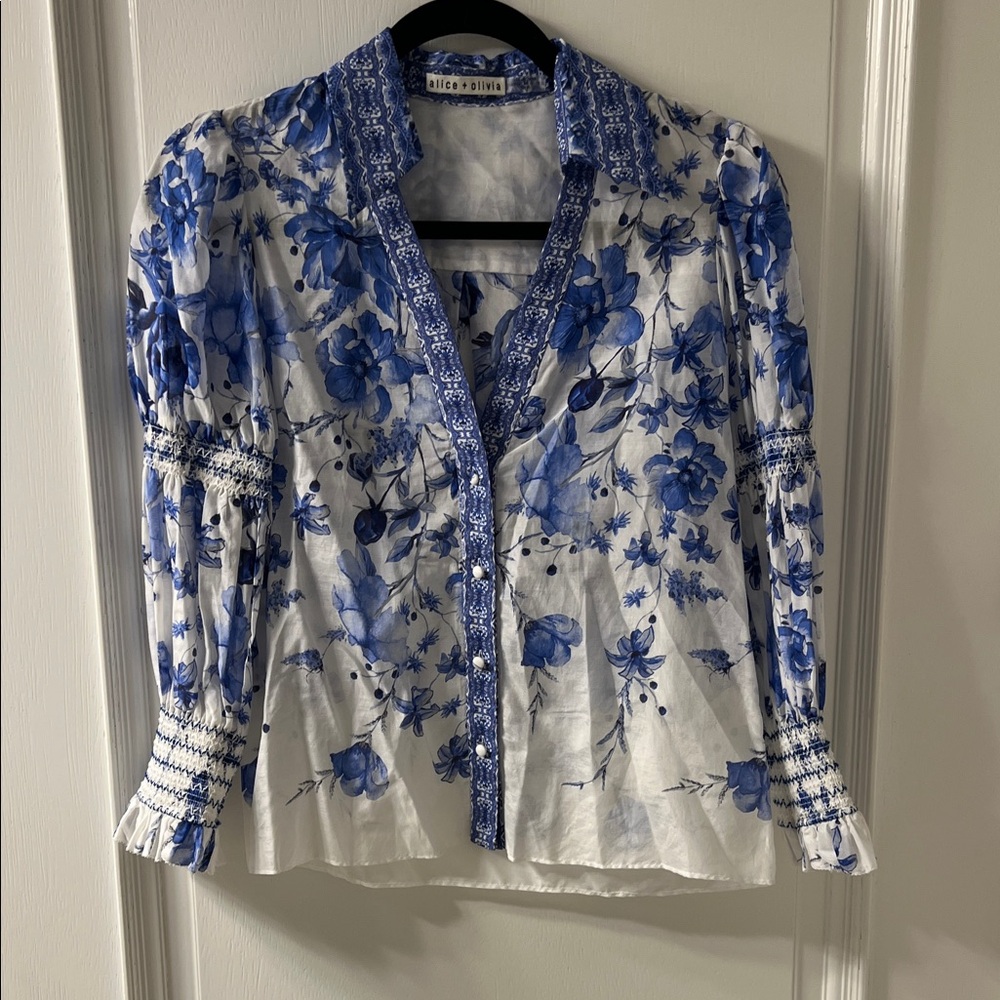 Alice + Olivia White and Blue Floral Blouse XS